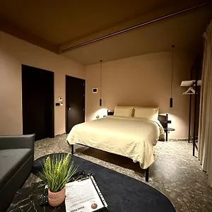 https://rex-boutique.hotels-in-tirana.com